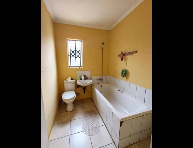 3 BEDROOM HOUSE FOR SALE IN PROTEA GLEN